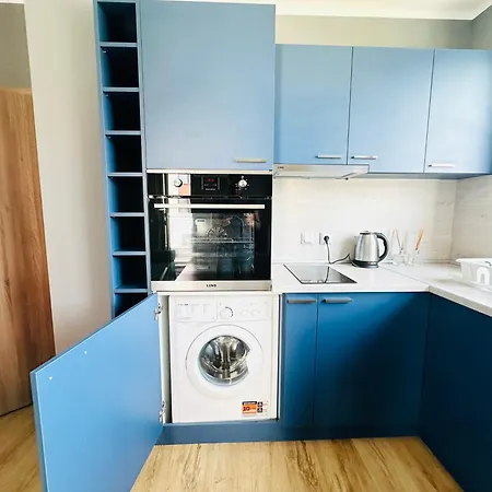 Raspberry Modern & Free Parking Apartment