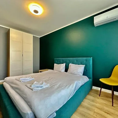 Raspberry Modern & Free Parking Apartment